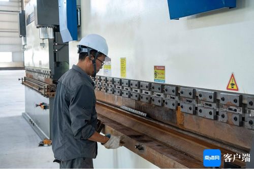 原創(chuàng)組圖 海南 屯昌 環(huán)保設備制造廠調(diào)試設備即將投入生產(chǎn)